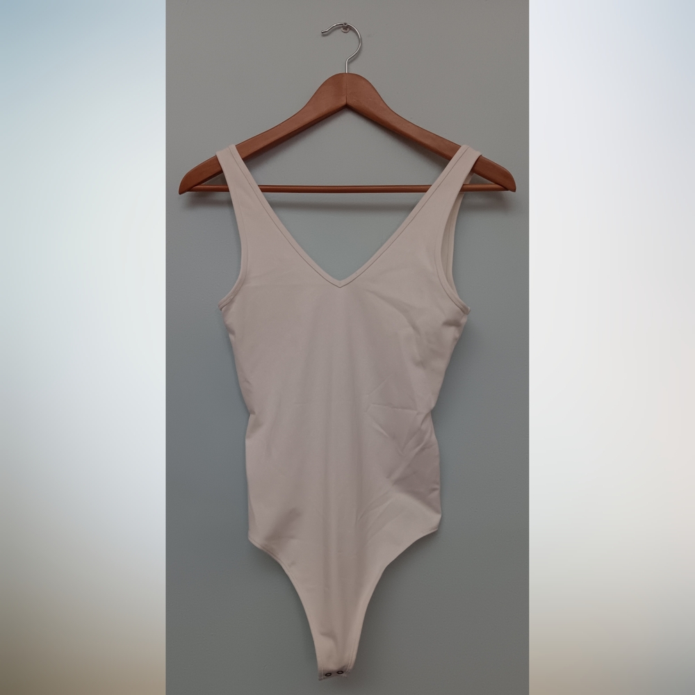 Abercrombie & Fitch Soft Collection Women's Tank V-Neck Tong Bodysuit White M